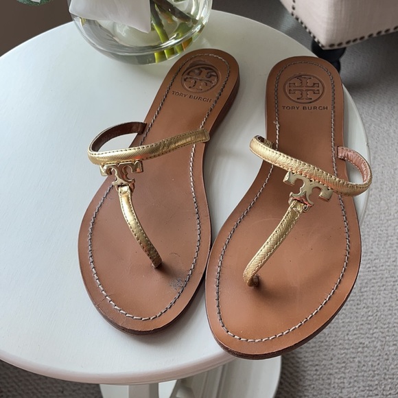 SOLD!!! T Logo Flat Tory Burch Sandals Size 7 (Gold/Metallic) - Picture 2 of 14